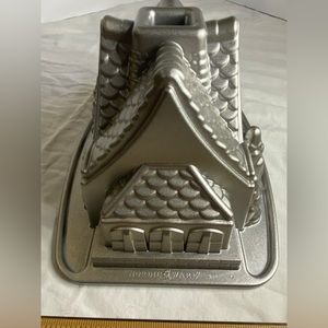 Nordic Ware Gingerbread House Holiday Christmas Cake Pan Aluminum 9 cup